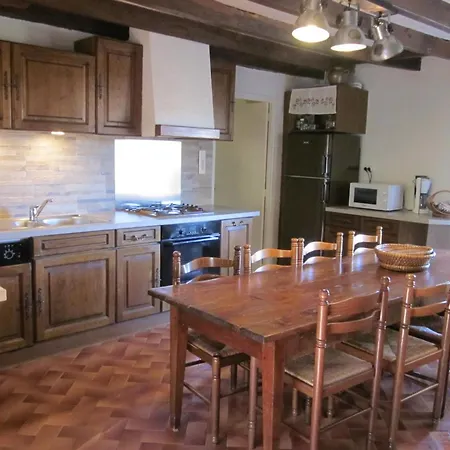 Maison Familiale Avec Jardin Clos, Cheminee, Animaux Acceptes Et Internet A - Fr-1-489-552 * Ferrieres-sur-Sichon