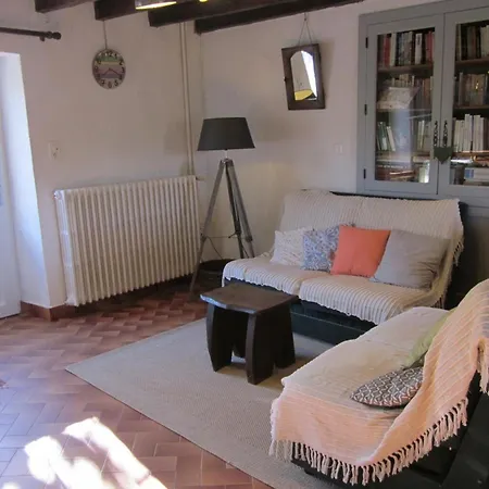 Maison Familiale Avec Jardin Clos, Cheminee, Animaux Acceptes Et Internet A - Fr-1-489-552