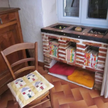 Maison Familiale Avec Jardin Clos, Cheminee, Animaux Acceptes Et Internet A - Fr-1-489-552