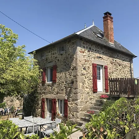 Maison Familiale Avec Jardin Clos, Cheminee, Animaux Acceptes Et Internet A - Fr-1-489-552 * Ferrieres-sur-Sichon